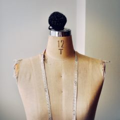 婦人服のオーダーメイドって何をするの？ご注文までの流れをご紹介